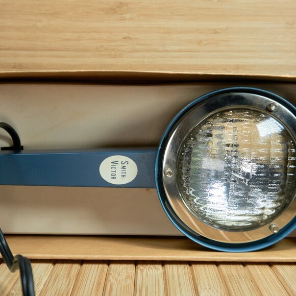 Vintage 60s Smith-Victor Compact Movie Light, Sealed Beam DWA Lamp, Made in USA - Picture 3 of 7